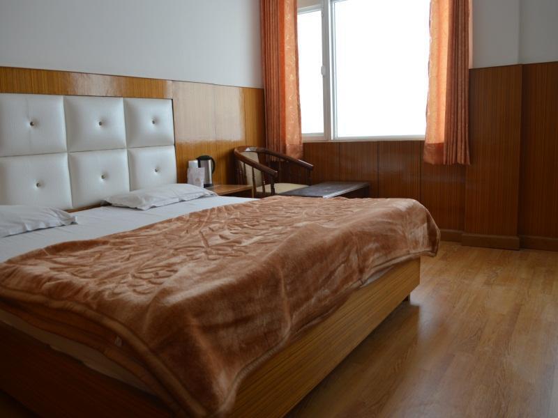 Galleu Hill Resort Shimla Eksteriør billede